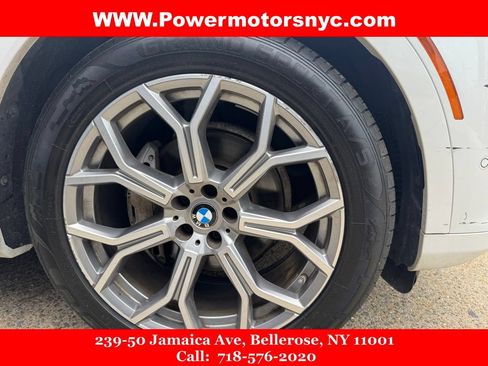 Used 2022 BMW X7 xDrive40i w/ Premium Package AWD/4WD image 17