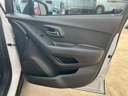 Used 2018 Chevrolet Trax LT w/ Redline Edition image 16