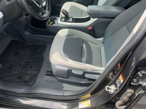 Used 2018 Chevrolet Bolt LT FWD image 17