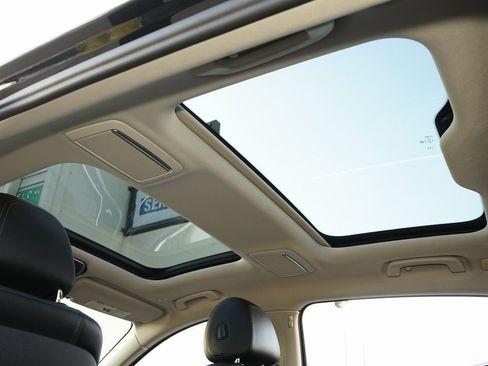 Used 2018 BMW 740i image 12