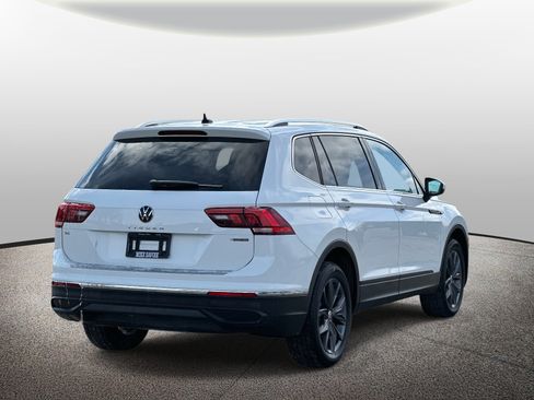 Used 2022 Volkswagen Tiguan SE image 4