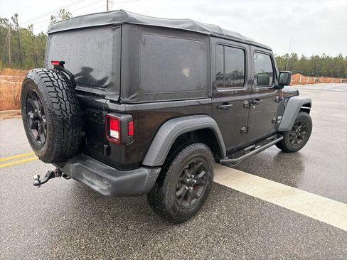 Used 2018 Jeep Wrangler Unlimited Sport image 6