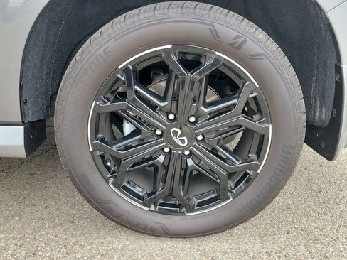 Certified 2026 INFINITI QX80 4WD w/ Sport Exterior Package image 9