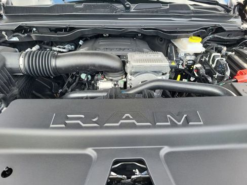 New 2026 RAM 1500 4x4 Crew Cab image 17