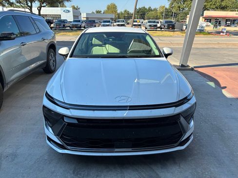 Used 2025 Hyundai Sonata SEL FWD image 12