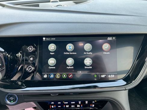 Used 2023 Buick Envision Avenir AWD/4WD image 17