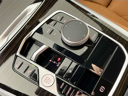 Used 2025 BMW X5 xDrive40i w/ M Sport Package image 15