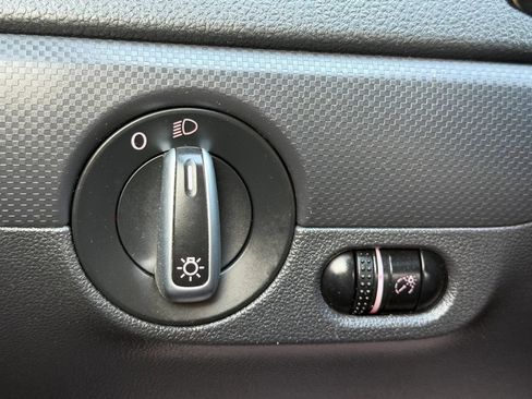 Used 2012 Volkswagen Jetta SE FWD image 25