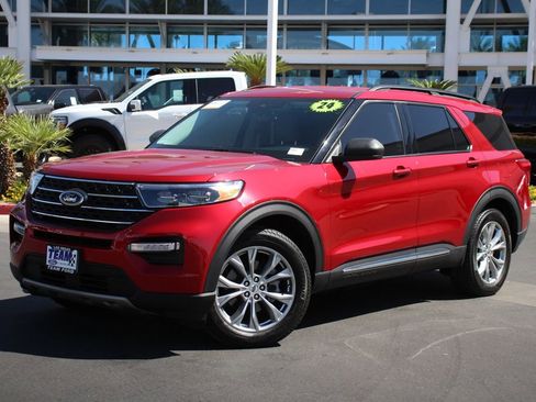 Certified 2024 Ford Explorer XLT w/ Equipment Group 202A RWD image 1