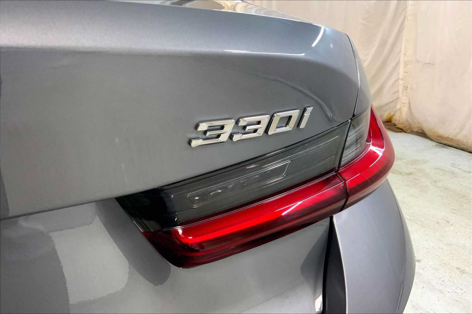Used 2025 BMW 330i xDrive Sedan w/ Premium Package AWD/4WD image 15