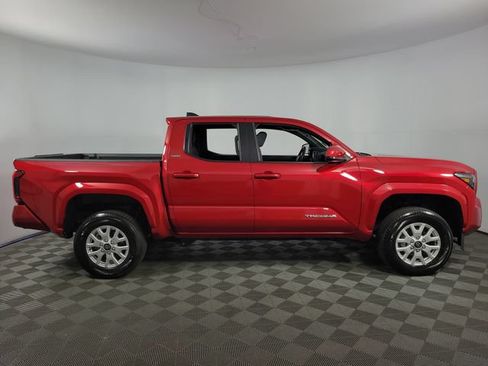 Used 2025 Toyota Tacoma SR5 AWD/4WD image 10