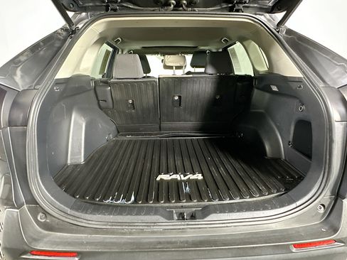 Used 2020 Toyota RAV4 XLE w/ Convenience Package image 29