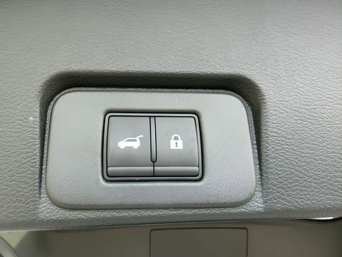 Certified 2025 Nissan Rogue SL AWD/4WD image 13