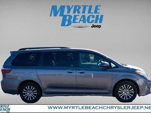 Used 2019 Toyota Sienna XLE Premium image 7