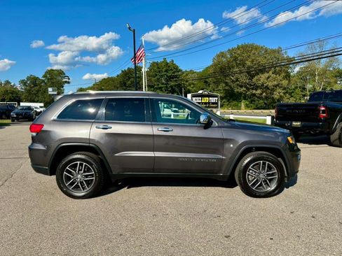 Used 2017 Jeep Grand Cherokee Limited image 5