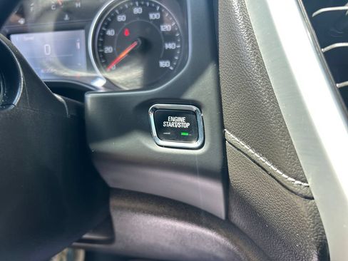 Used 2023 GMC Acadia SLE w/ Driver Convenience Package FWD image 24
