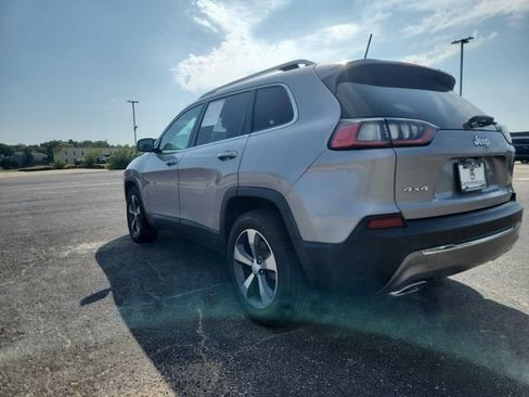 Used 2019 Jeep Cherokee Limited AWD/4WD image 4