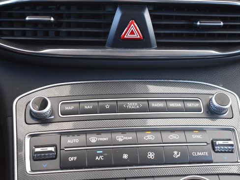 Used 2023 Hyundai Santa Fe SEL image 9