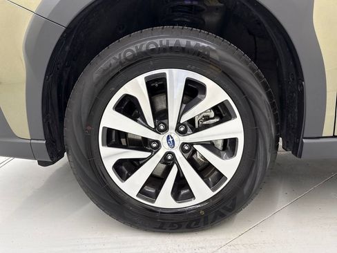 Certified 2025 Subaru Outback Premium w/ Popular Package #1A image 9