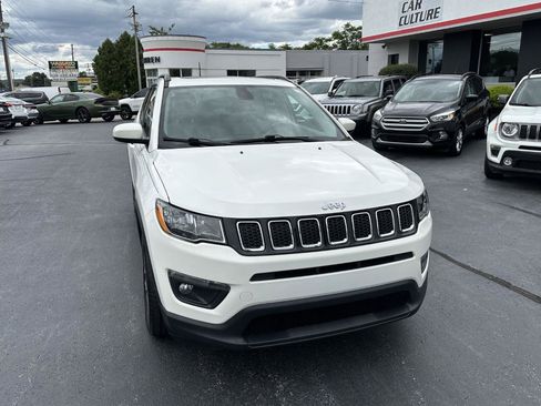 Used 2018 Jeep Compass Latitude w/ Popular Equipment Group FWD image 2