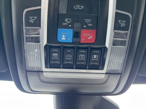 Used 2025 RAM 1500 Limited AWD/4WD image 13