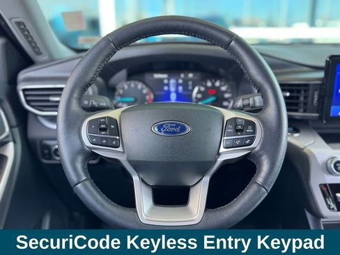 Used 2023 Ford Explorer XLT w/ Equipment Group 202A image 8