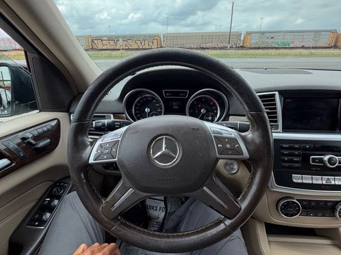 Used 2013 Mercedes-Benz ML 350 BlueTEC 4MATIC image 40