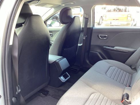 Used 2025 Kia K4 EX image 33