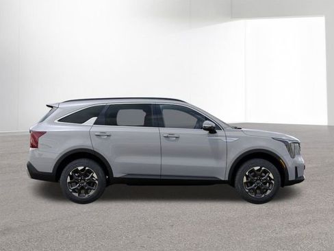 New 2026 Kia Sorento S image 7