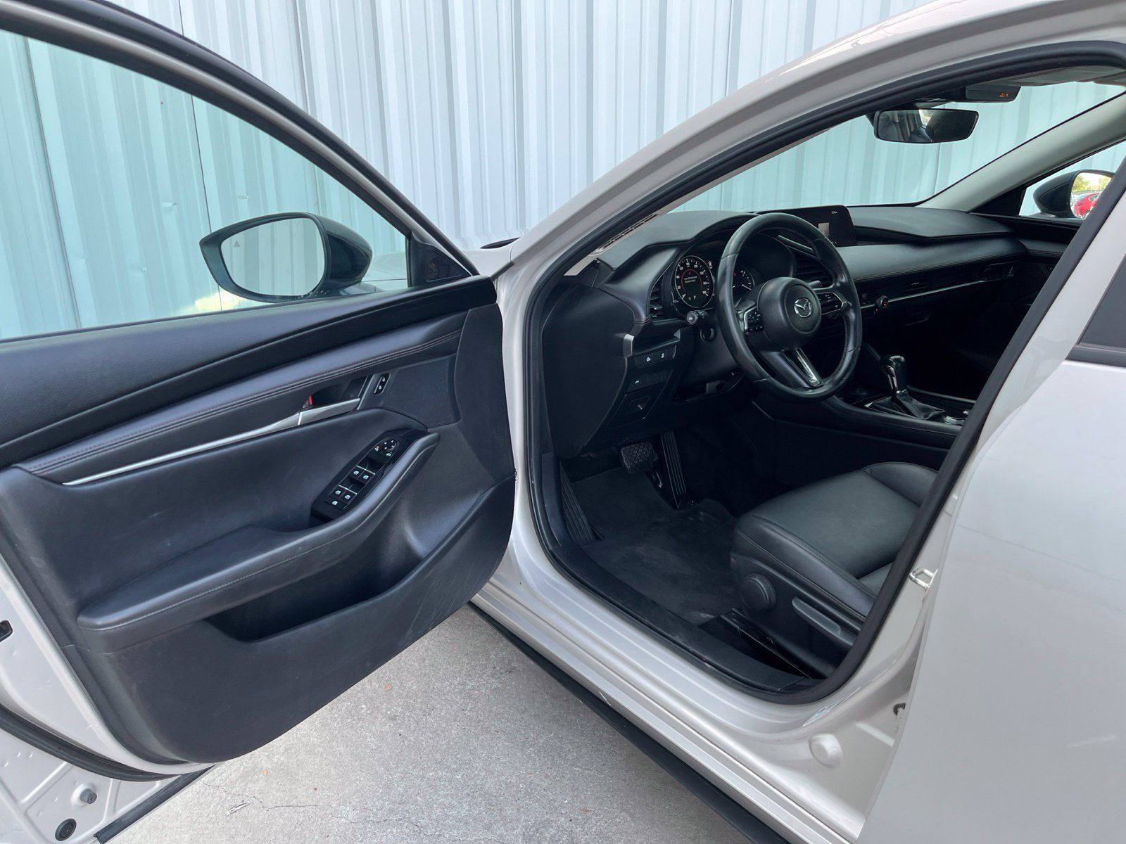 Used 2024 MAZDA MAZDA3 s FWD image 11