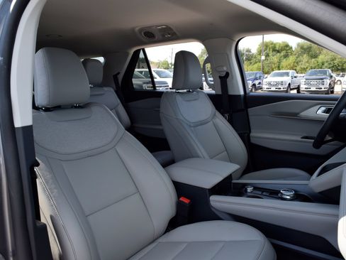 New 2026 Ford Explorer Active w/ Active Comfort Package RWD image 24