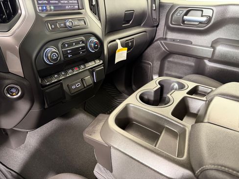 Used 2023 Chevrolet Silverado 1500 Custom Trail Boss AWD/4WD image 15