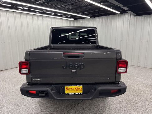 New 2026 Jeep Gladiator Sport AWD/4WD image 6