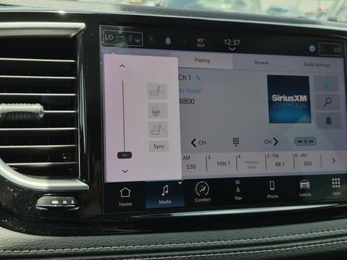 Used 2022 Chrysler Pacifica Limited FWD image 47