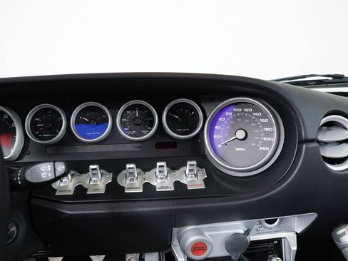 Used 2005 Ford GT image 30