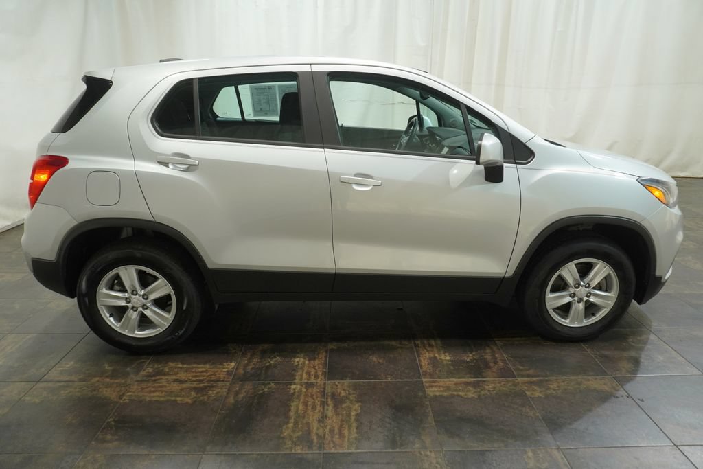 Used 2018 Chevrolet Trax LS AWD/4WD image 4