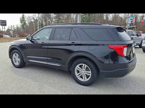 Certified 2021 Ford Explorer XLT w/ Equipment Group 202A AWD/4WD image 6