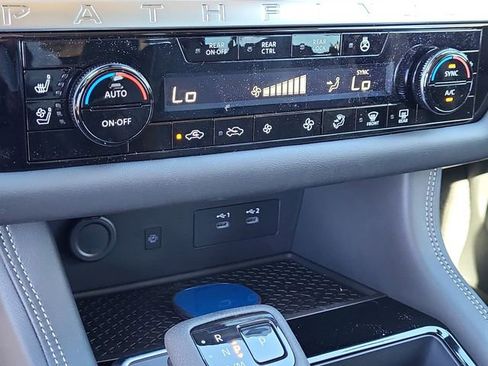 New 2026 Nissan Pathfinder Platinum w/ Accent Package image 15