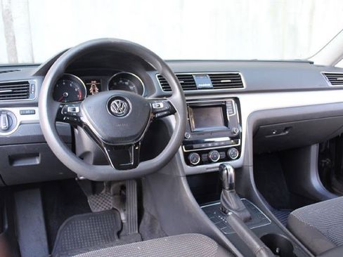 Used 2018 Volkswagen Passat 2.0T S w/ Driver Assistance Package FWD image 15