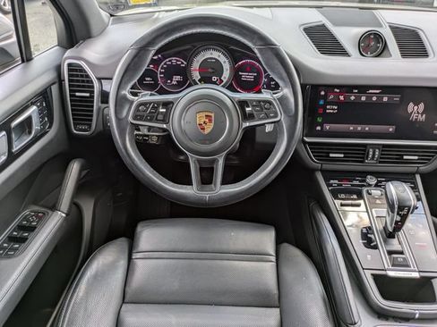 Used 2022 Porsche Cayenne AWD/4WD image 11