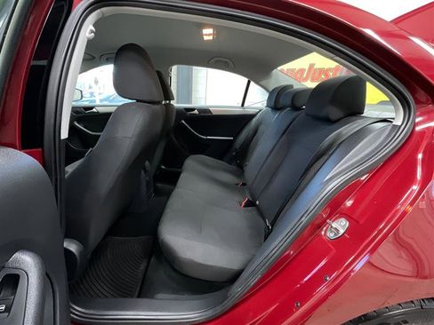 Used 2016 Volkswagen Jetta SE image 18