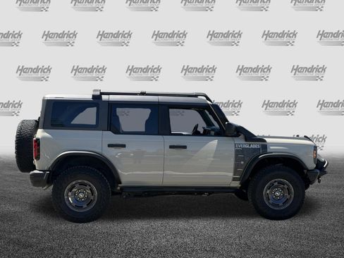 Used 2022 Ford Bronco Everglades image 9