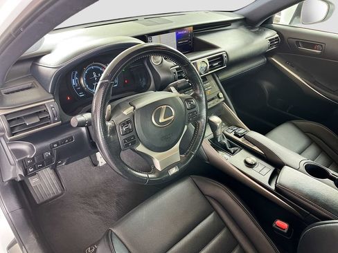Used 2020 Lexus IS 300 F Sport w/ F Sport Package RWD image 9