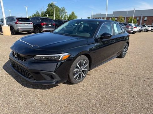 Used 2024 Honda Civic EX-L image 1