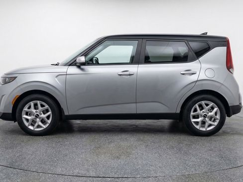 Used 2025 Kia Soul LX w/ LX Technology Package FWD image 5