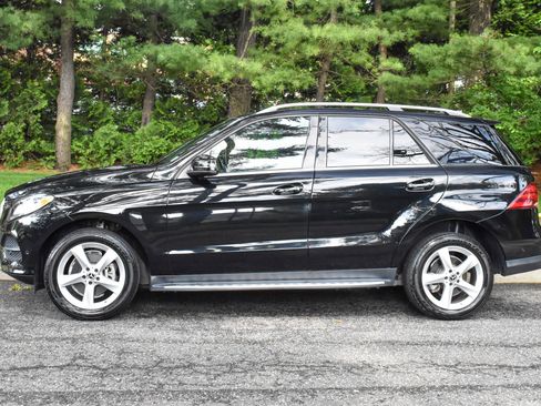 Used 2018 Mercedes-Benz GLE 350 w/ Premium 1 Package image 4