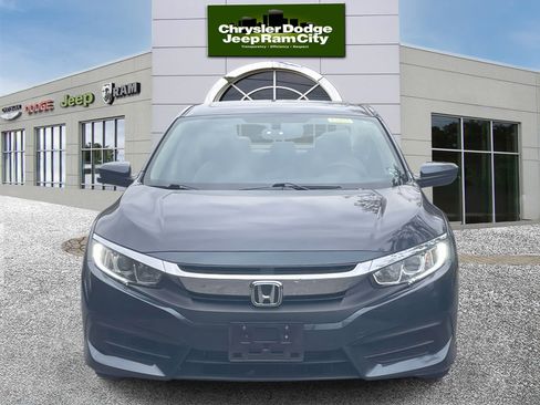 Used 2018 Honda Civic EX image 2
