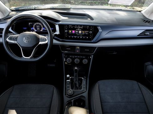 Used 2023 Volkswagen Taos SE image 5