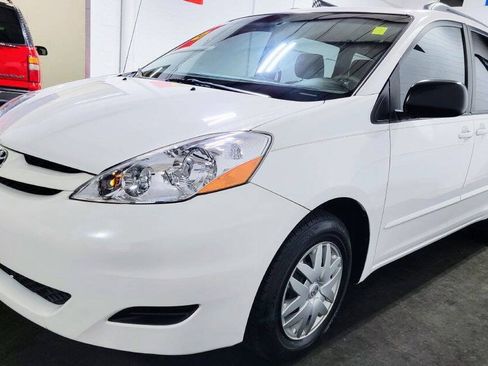 Used 2007 Toyota Sienna CE w/ CE Pkg 1 FWD image 5
