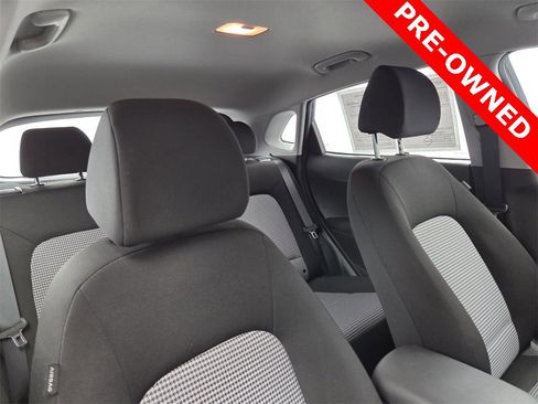 Used 2022 Hyundai Kona SE image 17